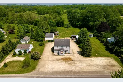 3172 N Riverside Dr, Saukville, WI 53080 - Photo 24