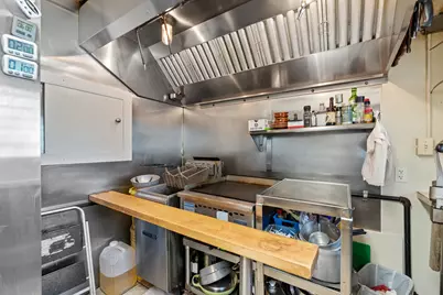 3172 N Riverside Dr, Saukville, WI 53080 - Photo 10