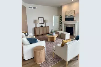 847 N Verona Cir #5, Grafton, WI 53024 - Photo 2