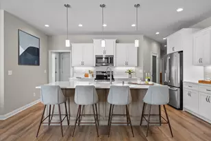 847 N Verona Cir, Grafton, WI 53024 - Photo 4