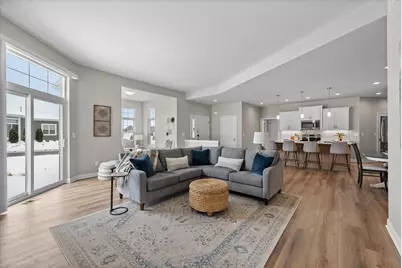 847 N Verona Cir #8, Grafton, WI 53024 - Photo 2