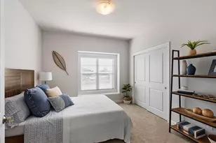 847 N Verona Cir, Grafton, WI 53024 - Photo 6