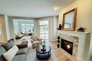 847 N Verona Cir, Grafton, WI 53024 - Photo 4
