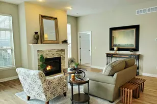 847 N Verona Cir, Grafton, WI 53024 - Photo 2