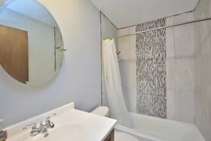 10464 W Whitnall Edge Dr, Franklin, WI 53132 - Photo 14