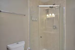 10464 W Whitnall Edge Dr, Franklin, WI 53132 - Photo 12