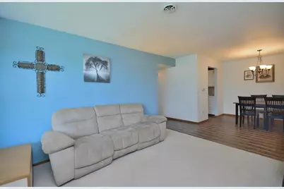 10464 W Whitnall Edge Dr #203, Franklin, WI 53132 - Photo 4