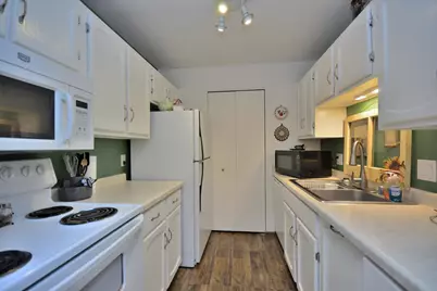 10464 W Whitnall Edge Dr #203, Franklin, WI 53132 - Photo 6