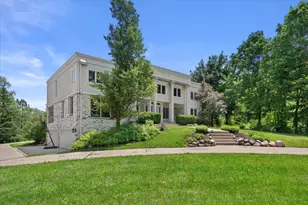 W222N8208 Plainview Pkwy, Lisbon, WI 53089 - Photo 14