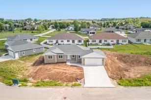 2825 Stonebrook Dr, Sheboygan, WI 53081 - Photo 28