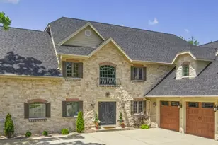 205 Kummrow Ct, Wales, WI 53183 - Photo 4