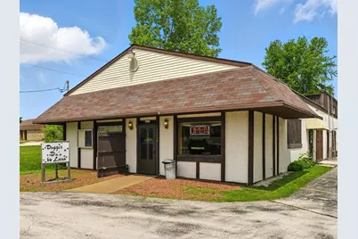 4326 Michigan Ave, Manitowoc, WI 54220 - Photo 1