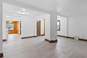 5751 N 38th St, Milwaukee, WI 53209 - Photo 10