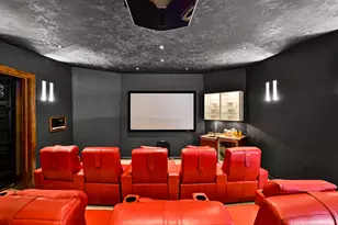 601 E Ogden Ave, Milwaukee, WI 53202 - Photo 20