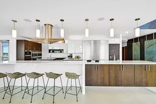 601 E Ogden Ave, Milwaukee, WI 53202 - Photo 6