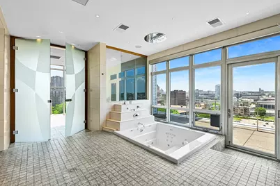 601 E Ogden Ave #906, Milwaukee, WI 53202 - Photo 18