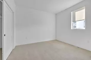 9352 S Alder Pl, Oak Creek, WI 53154 - Photo 8