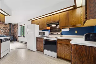 4294 Bonmaur Terrace, Hartford, WI 53086 - Photo 10