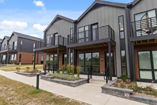 9352 S Alder Pl, Oak Creek, WI 53154 - Photo 2