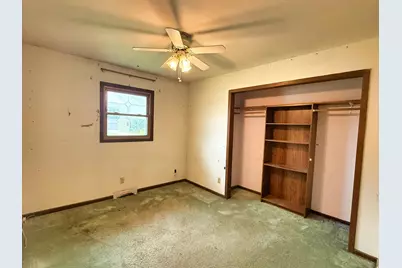 1228  Lakeview Ave, South Milwaukee, WI 53172 - Photo 12