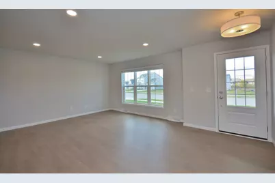 W198N5408  Boxwood Blvd, Menomonee Falls, WI 53051 - Photo 8