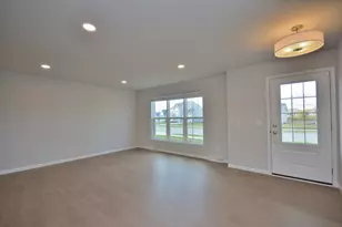 W198N5408 Boxwood Blvd, Menomonee Falls, WI 53051 - Photo 8