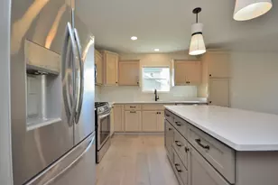 621 Standing Stone Dr, Waukesha, WI 53189 - Photo 14