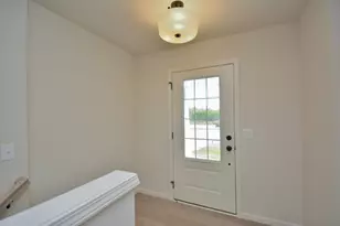 621 Standing Stone Dr, Waukesha, WI 53189 - Photo 8