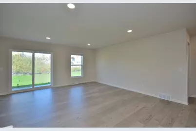 621  Standing Stone Dr, Waukesha, WI 53189 - Photo 10