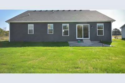 621  Standing Stone Dr, Waukesha, WI 53189 - Photo 2