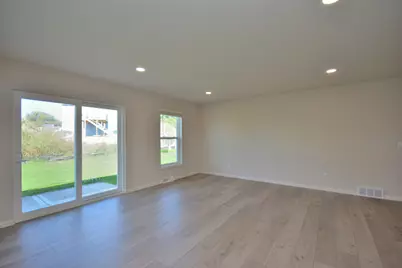 621  Standing Stone Dr, Waukesha, WI 53189 - Photo 12