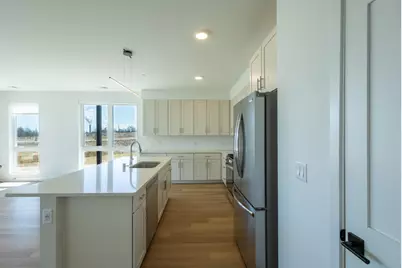 9378 S Alder Pl #101, Oak Creek, WI 53154 - Photo 6