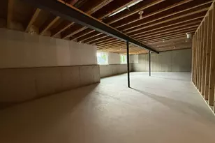 1136 Oxbow Ct, Pewaukee, WI 53072 - Photo 16