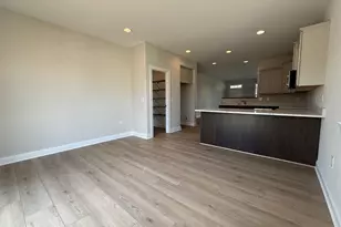 1136 Oxbow Ct, Pewaukee, WI 53072 - Photo 8