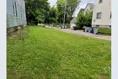 323 N 31st St, Milwaukee, WI 53208 - Photo 4