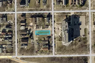 223 N 33rd St, Milwaukee, WI 53208 - Photo 1