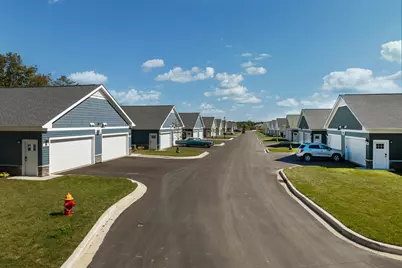 1811 W Wysteria Ln #605, Oak Creek, WI 53154 - Photo 2