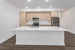 1811 W Wysteria Ln, Oak Creek, WI 53154 - Photo 12