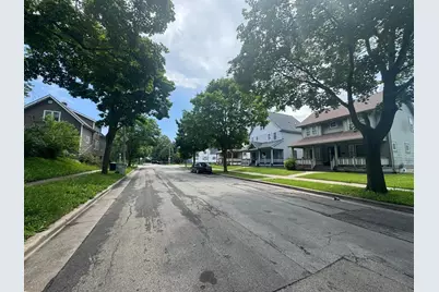 416 N 29th St, Milwaukee, WI 53208 - Photo 2
