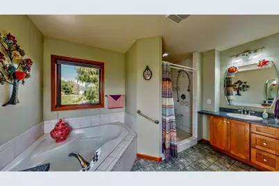 615  Fairway Cir, Jefferson, WI 53549 - Photo 34