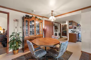 947 Broadmoore Dr, Hartford, WI 53027 - Photo 8