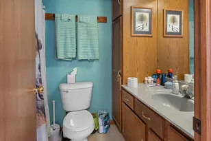 947 Broadmoore Dr, Hartford, WI 53027 - Photo 10