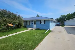 1319 Greenfield Ave, Sheboygan, WI 53081 - Photo 2