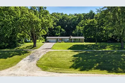 809  Holmen Dr, Holmen, WI 54636 - Photo 4