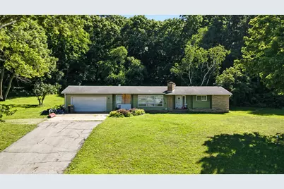 809  Holmen Dr, Holmen, WI 54636 - Photo 1