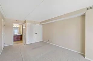 270 E Highland Ave, Milwaukee, WI 53202 - Photo 12