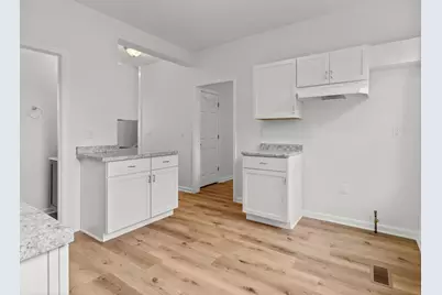 2941 N Dr William Finlayson St, Milwaukee, WI 53212 - Photo 16