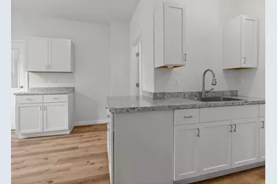 2941 N Dr William Finlayson St, Milwaukee, WI 53212 - Photo 18