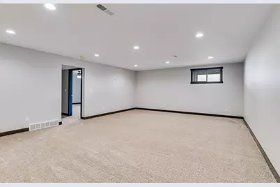 4060  Brooke Elizabeth Dr, Onalaska, WI 54650 - Photo 22