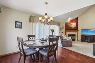 W203N16184 Pin Oak Cir, Jackson, WI 53037 - Photo 10